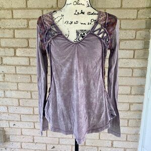 Gimmicks by BKE Lavender Long Sleeve Blouse